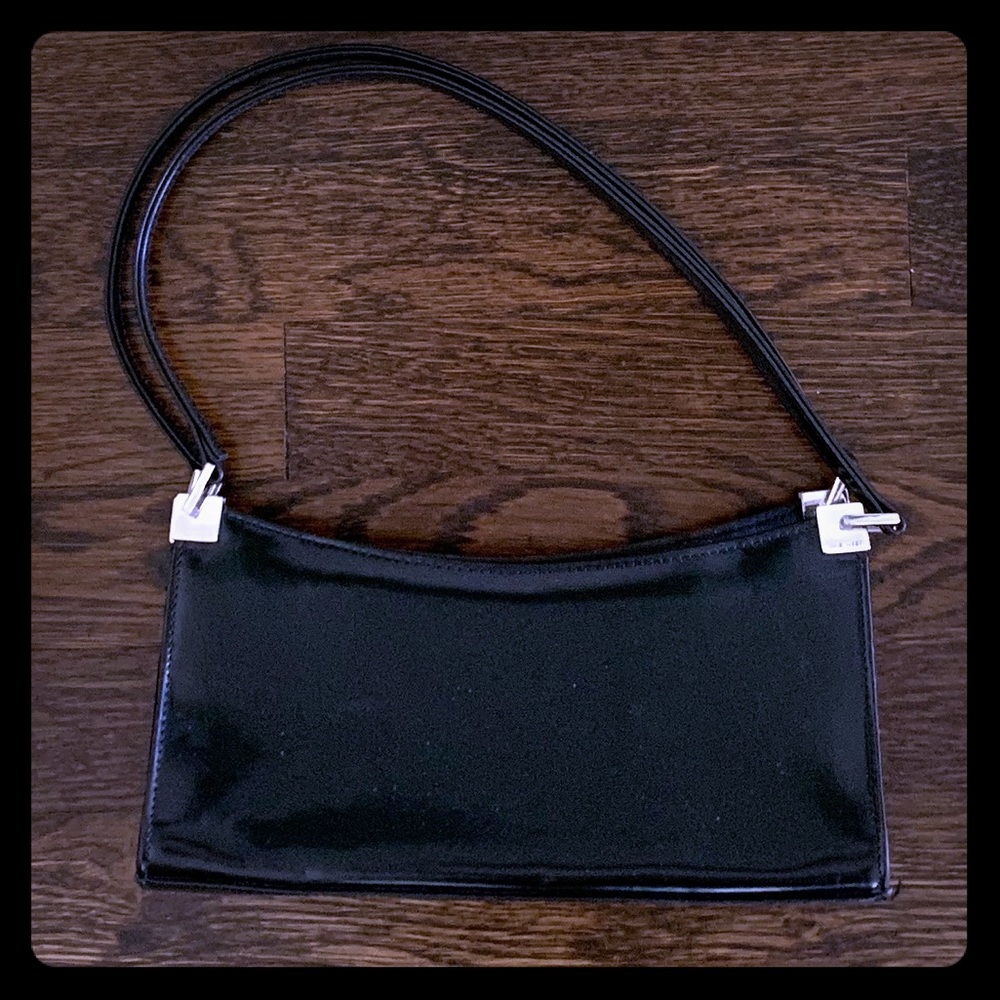 Black shoulder bag